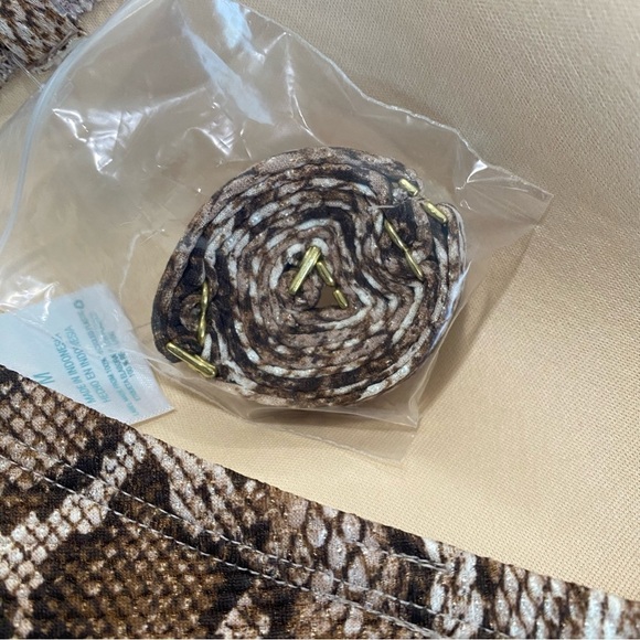 Women’s Textured Pique Tie-Front One Piece Swimsuit Kona Sol Snake Print Size M - Picture 9 of 10